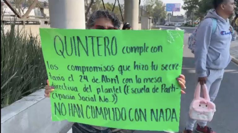 “La escuela no tiene escalera de emergencia”: padres de familia bloquean Eje 3 Oriente y generan caos vial
