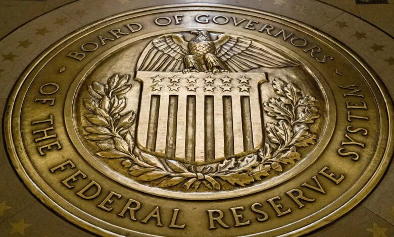 Reserva Federal multa a un banco regional en EU