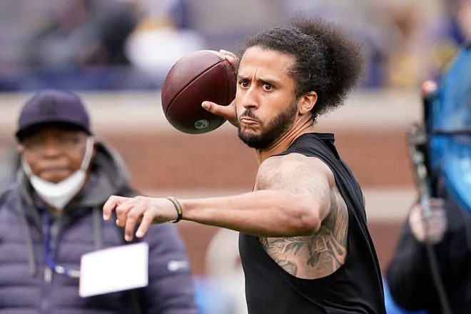 Colin Kaepernick se ofrece a los Jets tras lesión de Aaron Rodgers