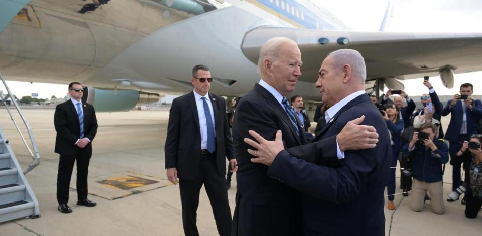 Biden anuncia que Israel acepta la entrada de ayuda humanitaria de Egipto a Gaza