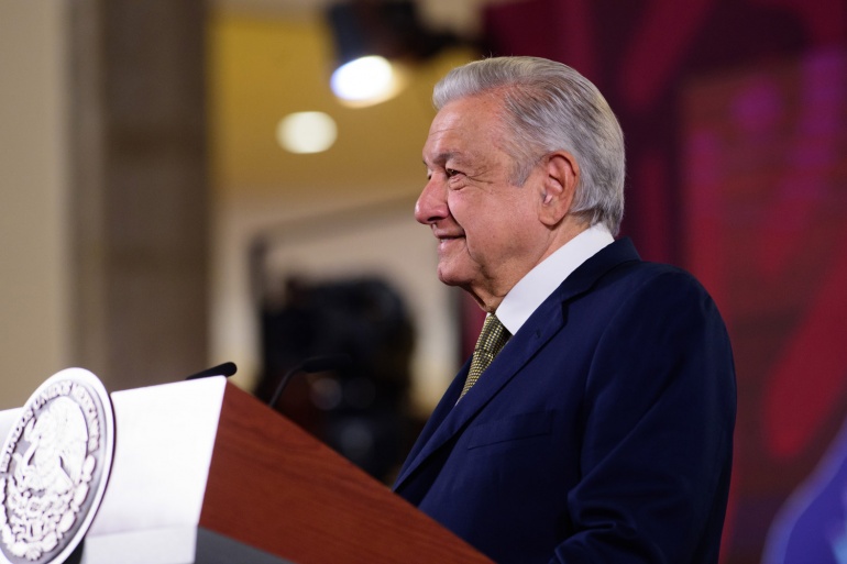 AMLO busca establecer en la Constitución aumentos anuales y por arriba de la inflación al salario mínimo