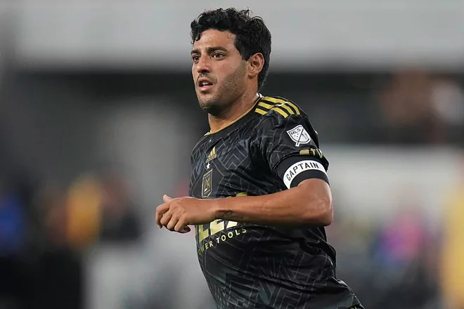 Carlos Vela por Chicharito Hernández: Reportan negociaciones con LA Galaxy en la MLS