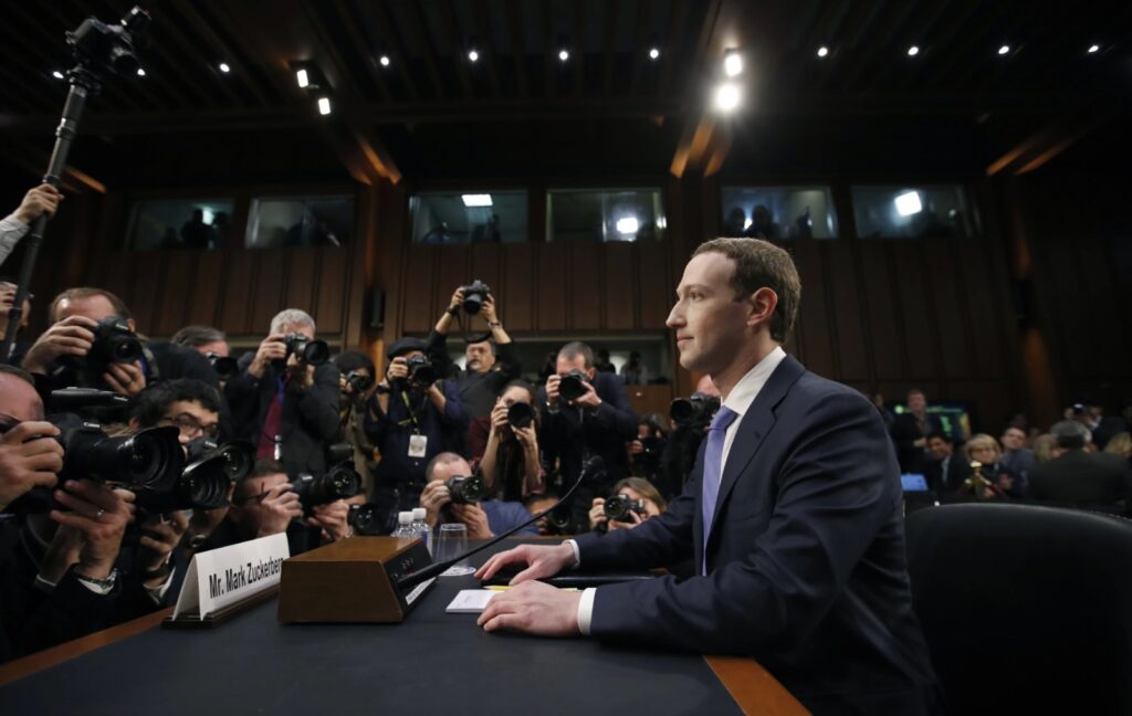 La larga gira de disculpas de Mark Zuckerberg