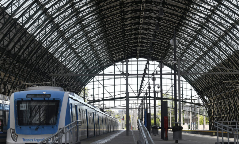 Trenes paran en Argentina como protesta en reclamo de aumentos salariales