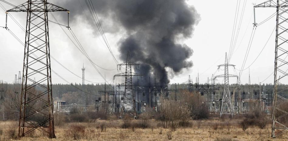 Rusia golpea la infraestructura eléctrica de al menos siete regiones de Ucrania