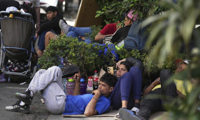 Sheinbaum mantendrá centros de atención a migrantes mexicanos