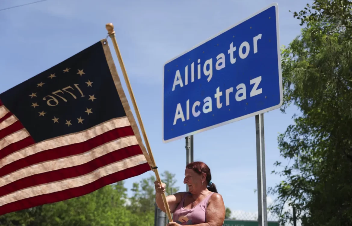 Parte de la demanda por el “Alcatraz de los caimanes” pasa a otra corte