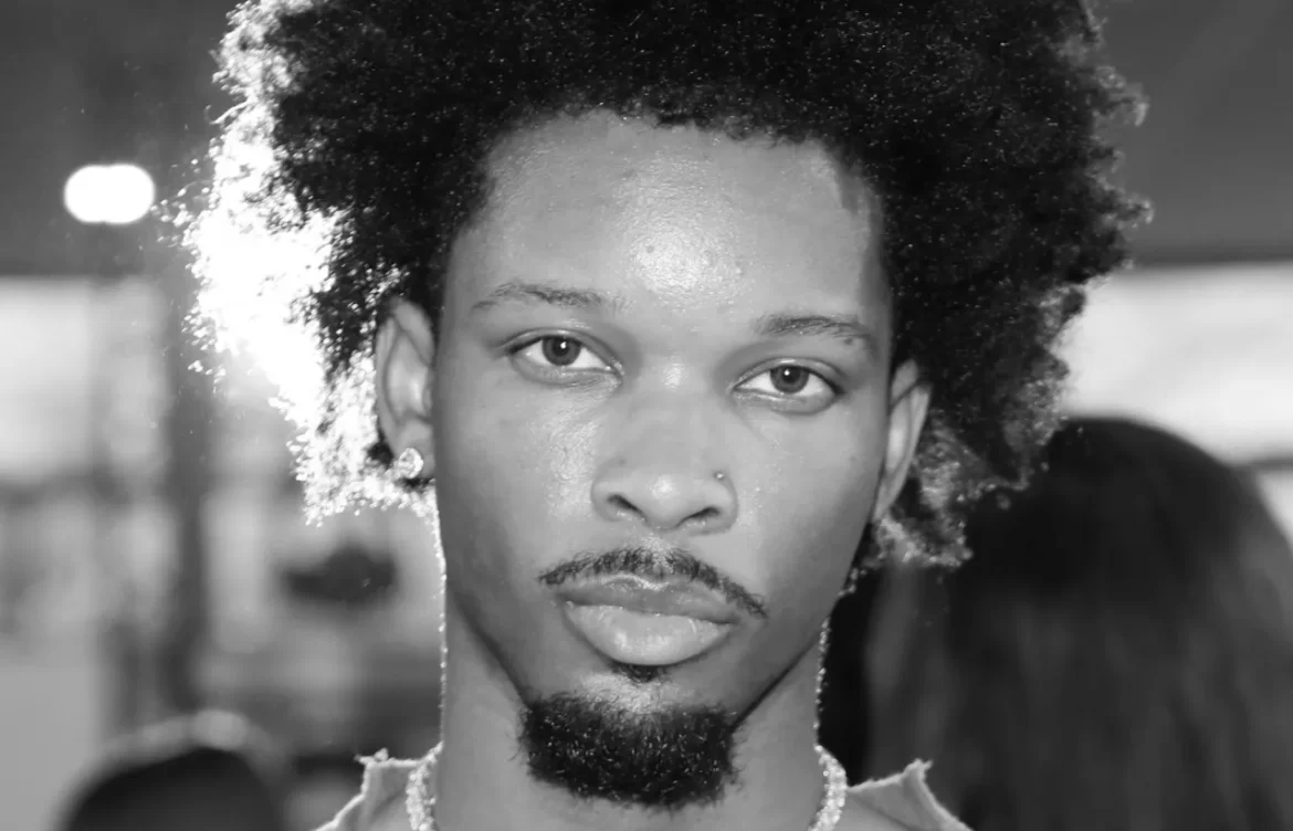 Hallan cuerpo de menor desaparecida en vehículo de famoso cantante