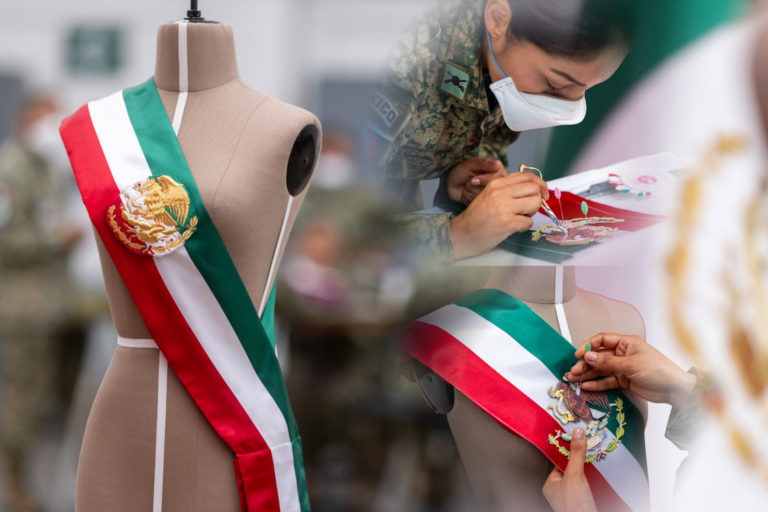 Mujeres militares confeccionan la banda presidencial para Claudia Sheinbaum en el 215 aniversario del Grito de Independencia