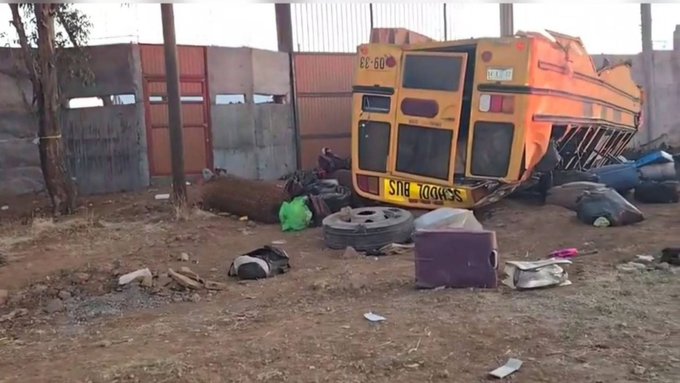 Volcadura de camión deja cinco jornaleros zacatecanos muertos