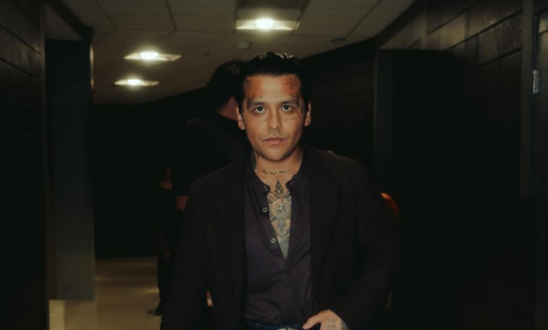 Nodal reaparece en redes y revela que continúa con sesiones láser para quitarse tatuajes